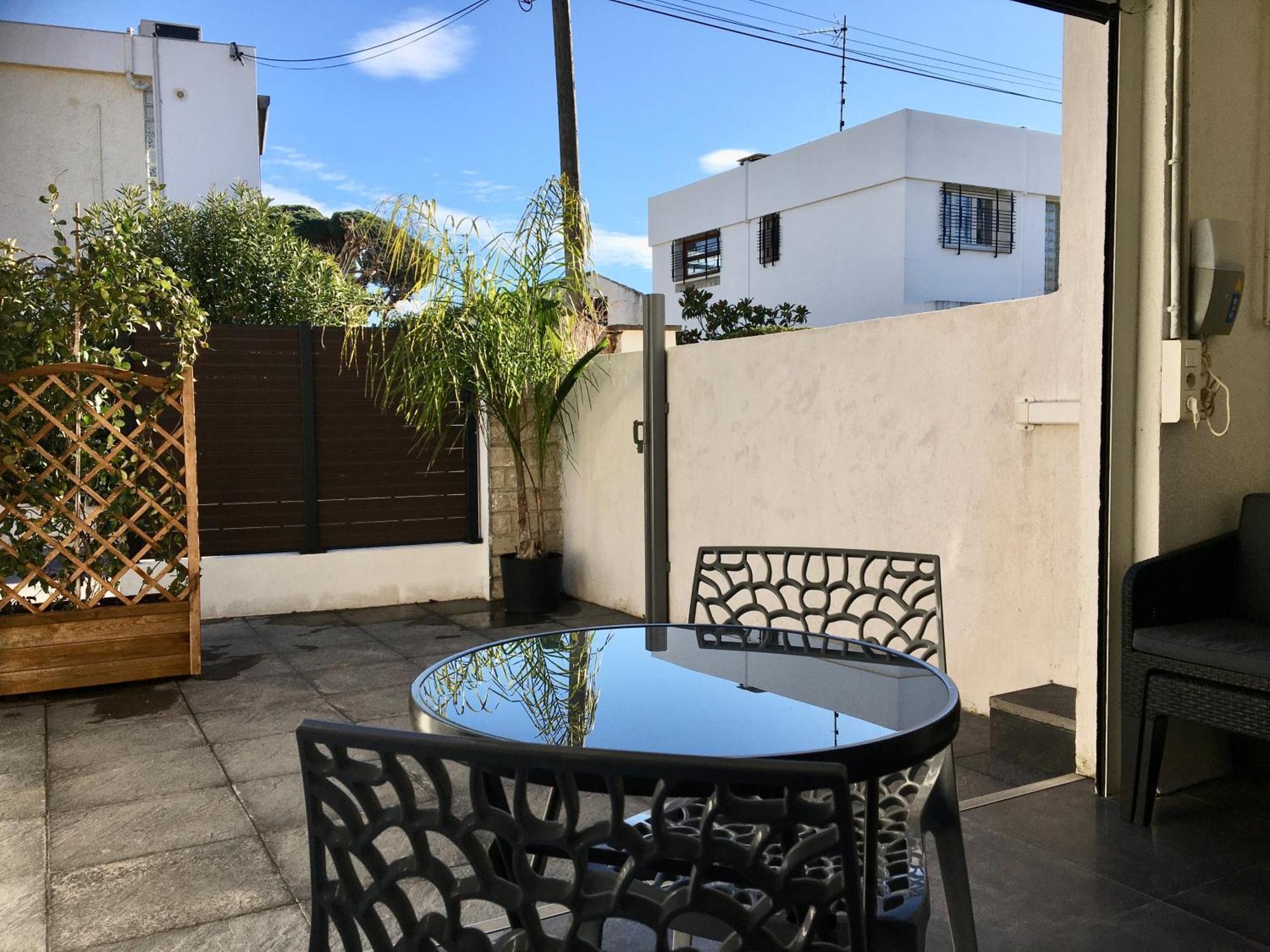 Plage A 400 M Studio Tout Confort Terrasse Clim Parking Hyères المظهر الخارجي الصورة