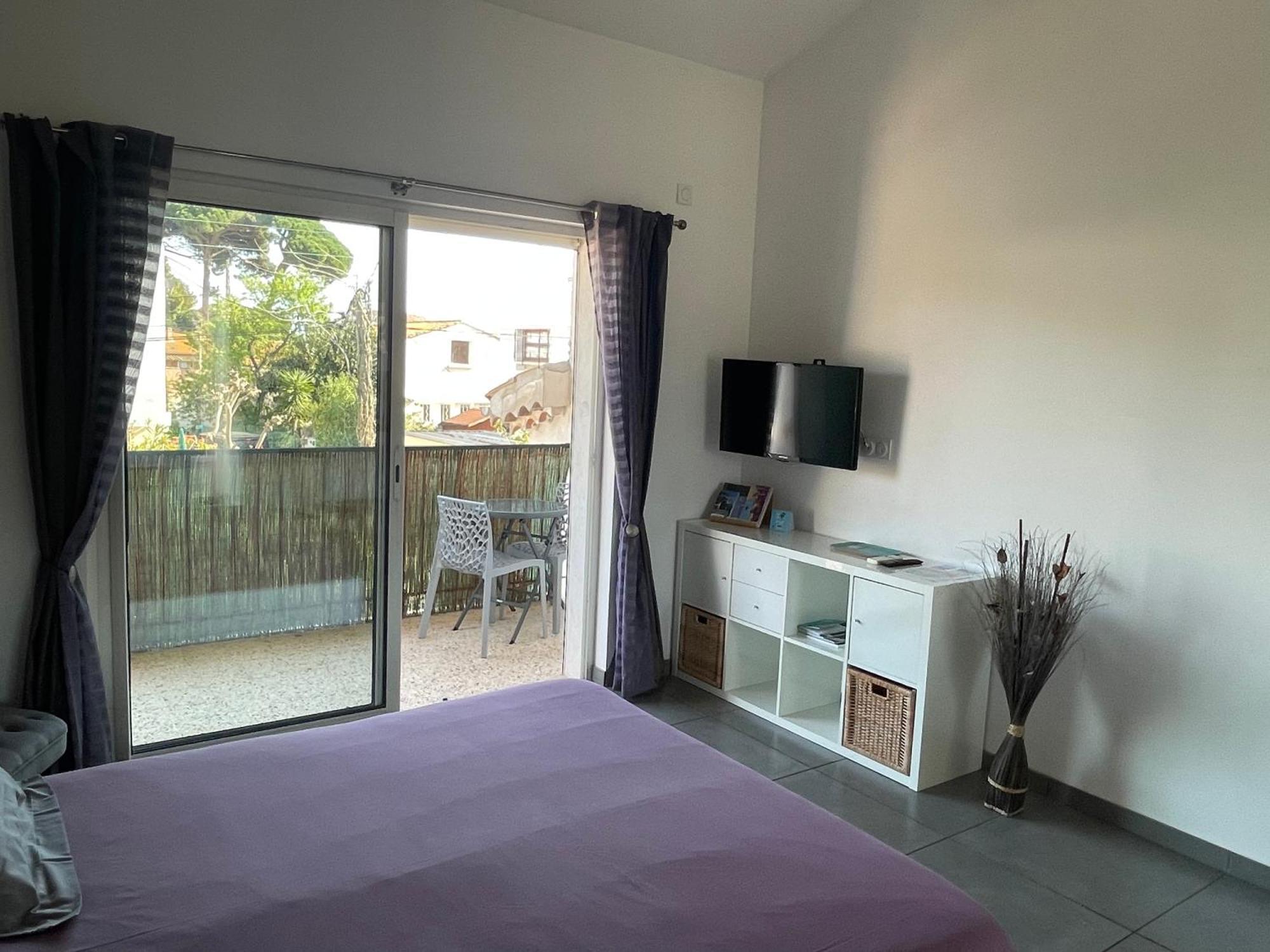 Plage A 400 M Studio Tout Confort Terrasse Clim Parking Hyères المظهر الخارجي الصورة