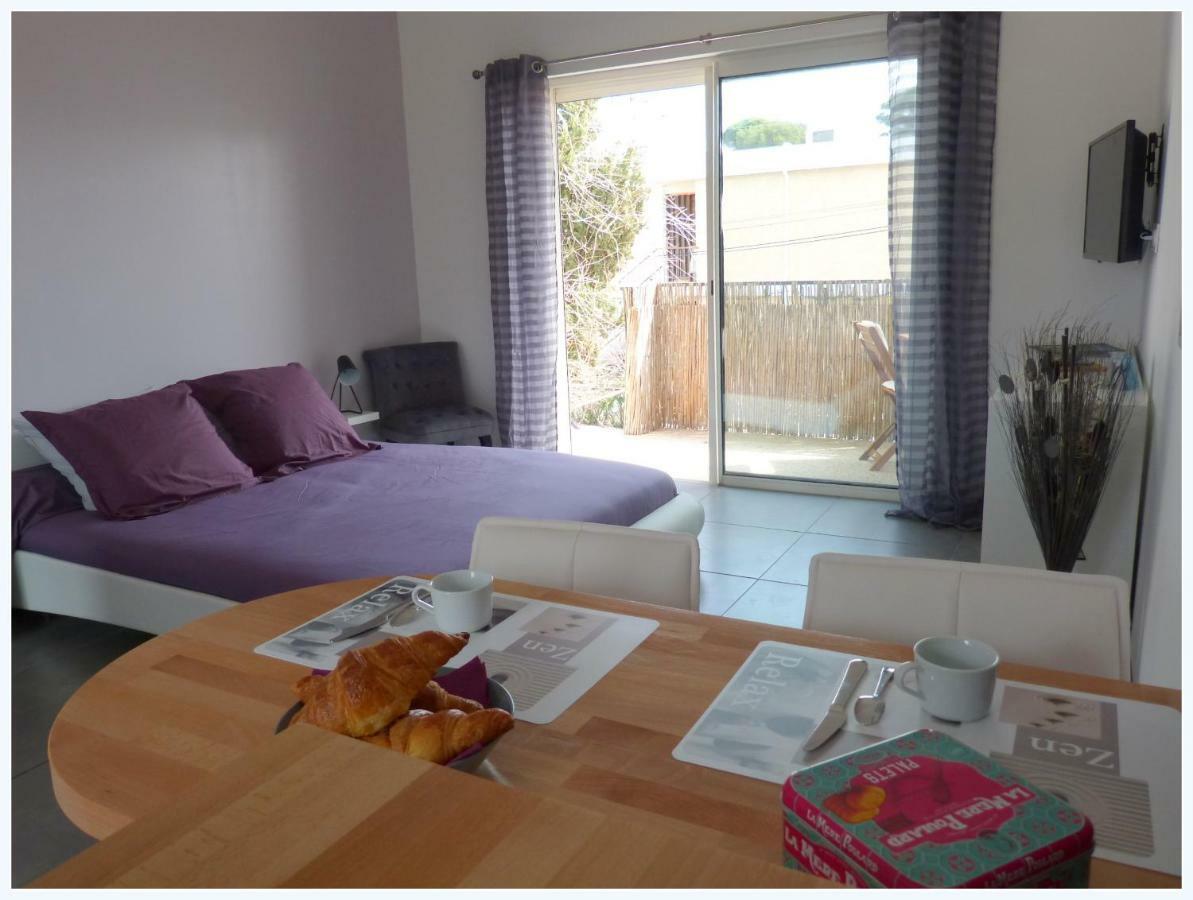 Plage A 400 M Studio Tout Confort Terrasse Clim Parking Hyères المظهر الخارجي الصورة